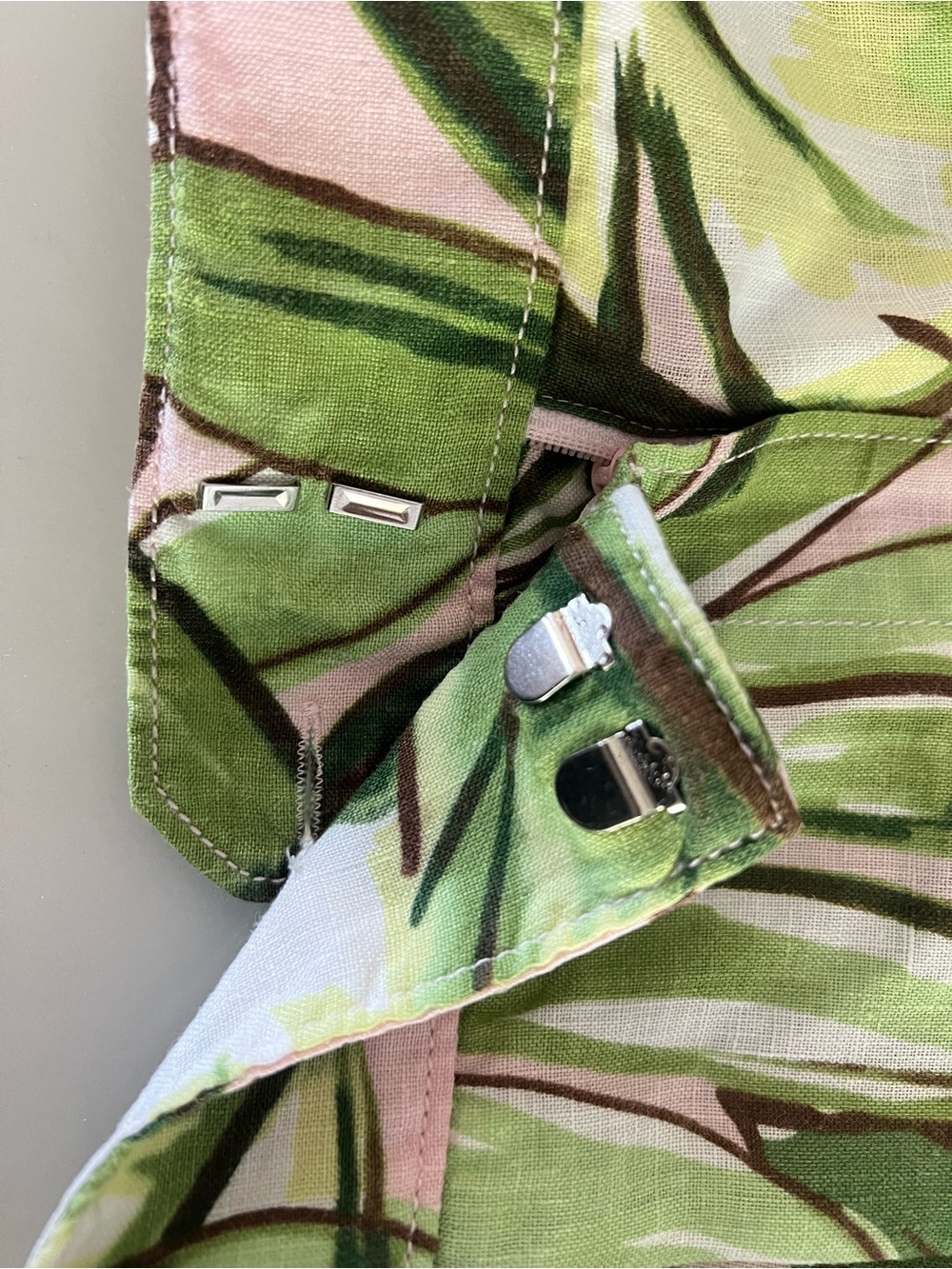 Tommy Bahama 100% Linen Tropical Leaf Shorts Fits Like Size 16 Pink Green - Picture 6 of 13